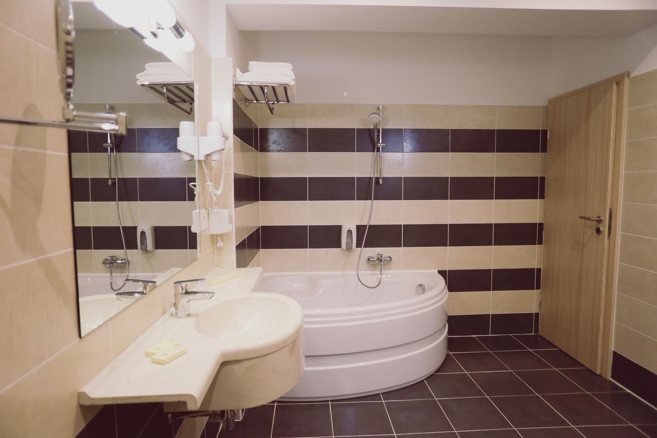 C&C Residence Hotel Bákó Szoba fotó